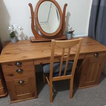 Central Two Bedroom Victorian Apartment With Free Parking エディンバラ エクステリア 写真