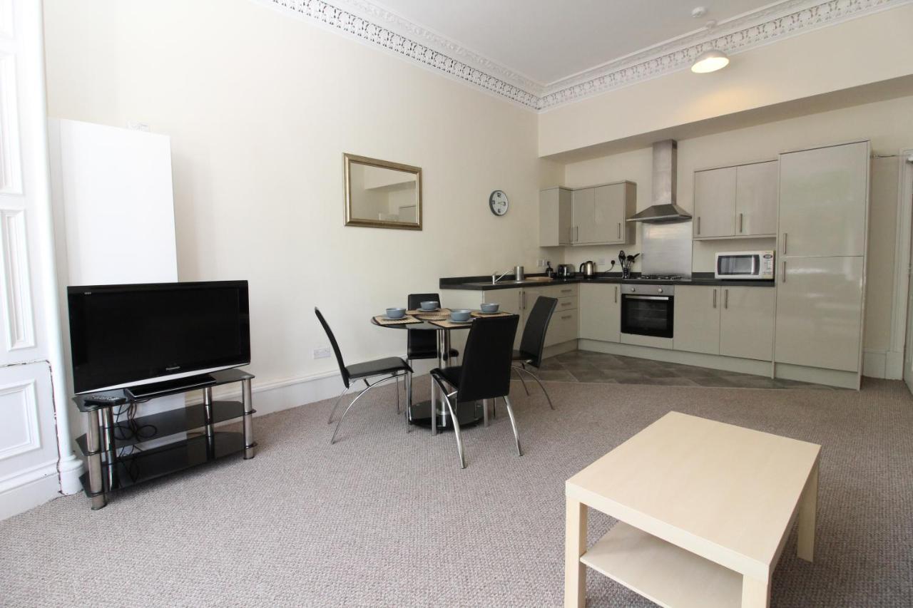 Central Two Bedroom Victorian Apartment With Free Parking エディンバラ エクステリア 写真