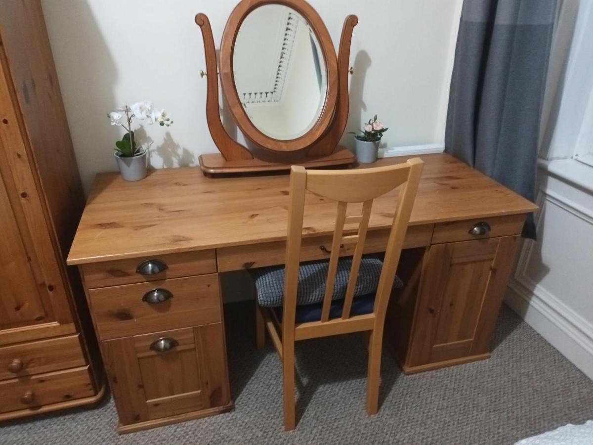 Central Two Bedroom Victorian Apartment With Free Parking エディンバラ エクステリア 写真